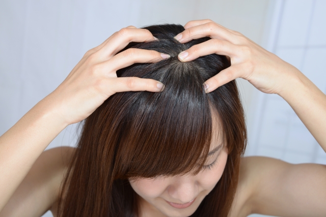 頭皮は硬い方がいい？柔らかい方がいい？理想は「適度な弾力」です